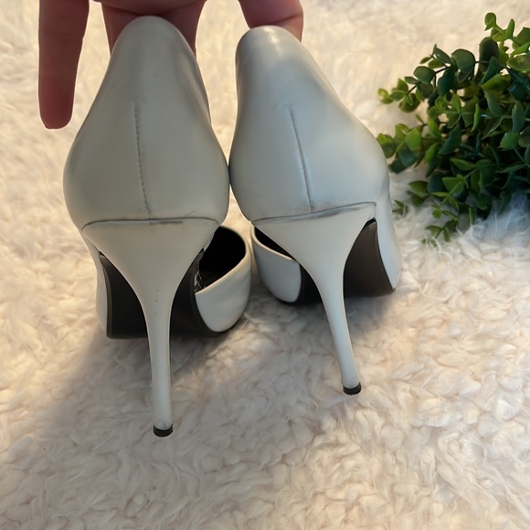 Steven by Steve Madden Newbee White Pumps - Picture 8 of 8